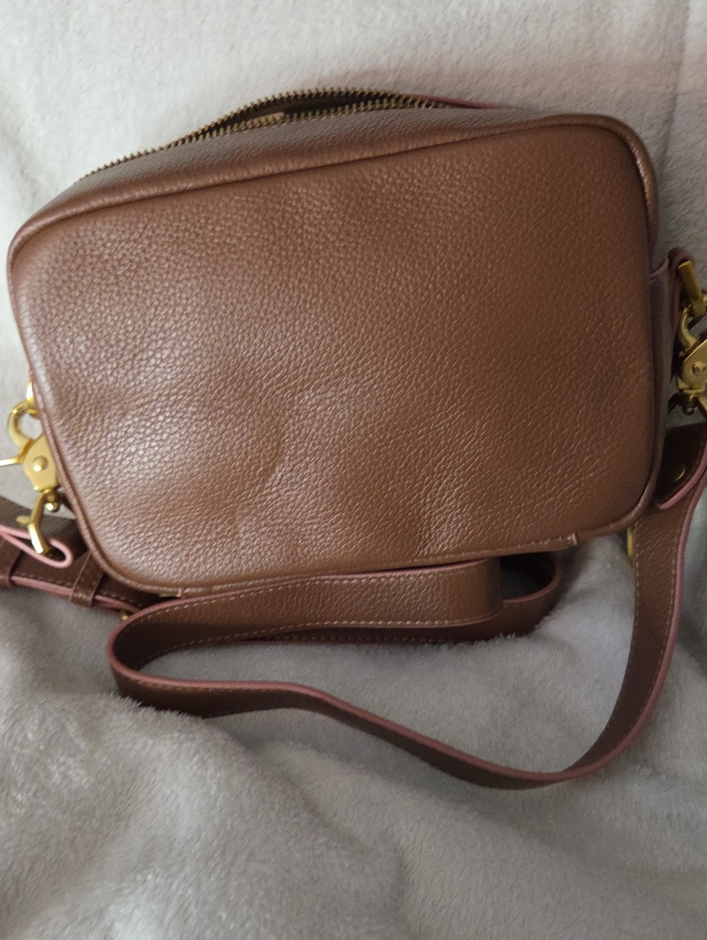 NWOT R. Riveter Jane Camera Bag In Brown Pebbled Leather Pink Edging - Picture 4 of 5